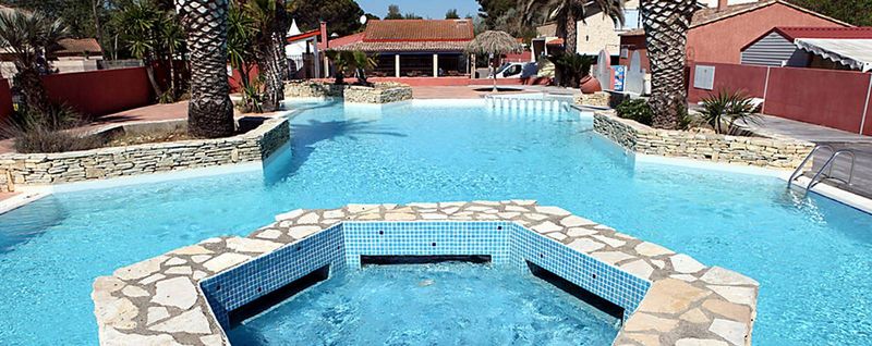 location de mobil home à Vias-Plage dans camping avec piscine chauffée proche du Cap d'Agde