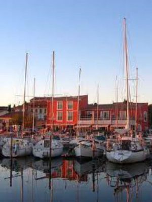 Le village de Bouzigues à 20 mn du camping de vias